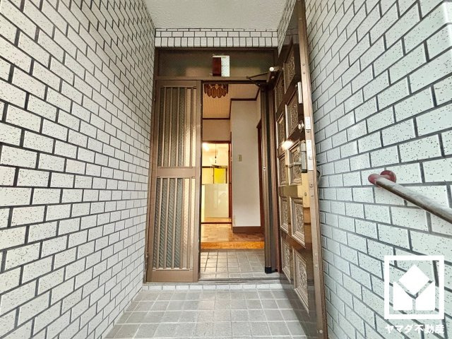 伏見区深草平田町の玄関