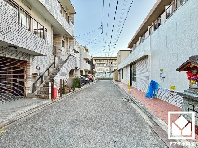 伏見区深草平田町の前面道路含む現地写真