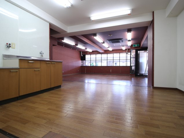 【居間・リビング】 | 豊中本町　アーバンライフ | 室内の全体写真になります。