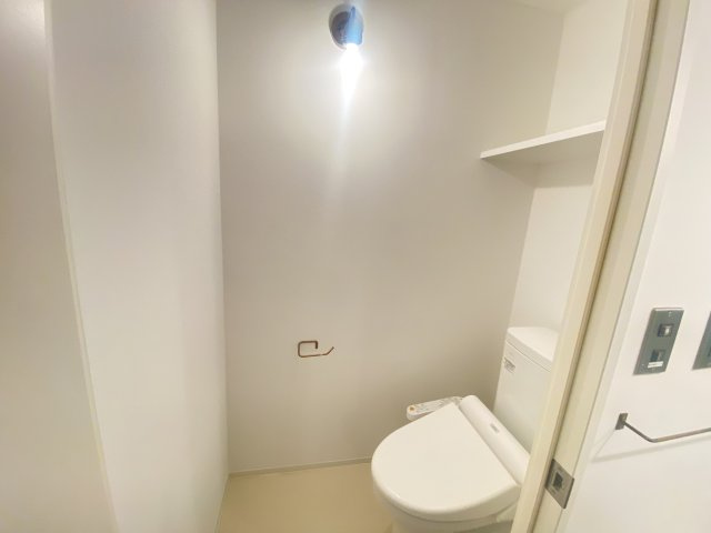 アールリエット浦和常盤Ａ棟のトイレ|ゆったりとした空間のトイレです