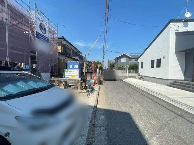 新築戸建・建売　熊谷市新堀新田第3　Libele Garden　全1棟の前面道路含む現地写真|閑静な住宅街の1棟販売になります！2025年9月完成予定です！現地ご案内も可能です♪
