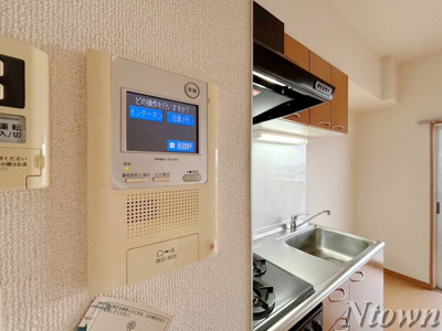 【セキュリティ】 | ロイヤルピジョン岩塚 | モニター付きインターホンです