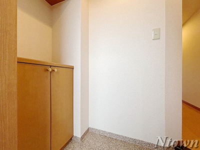 【玄関】 | ロイヤルピジョン岩塚 | 玄関です