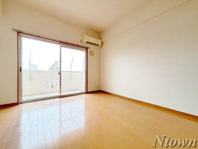 【居間・リビング】 | ロイヤルピジョン岩塚 | おしゃれなリビングです