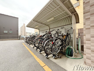 【その他共用部分】 | ロイヤルピジョン岩塚 | 駐輪場です