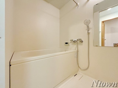 【浴室】 | ロイヤルピジョン岩塚 | お風呂です