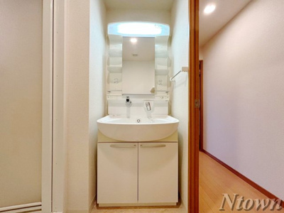 【独立洗面台】 | ロイヤルピジョン岩塚 | 独立洗面台、朝の身支度には欠かせません