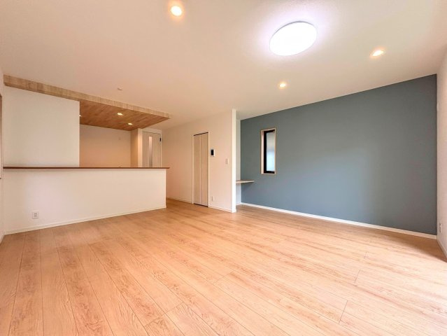 泉区岡津町　新築戸建ての居間・リビング|◆住宅ローンのご相談や周辺環境のご案内も含め、ローンに詳しい、地元に詳しいスタッフがお出迎えさせていただきます。お気軽にご相談ください。
