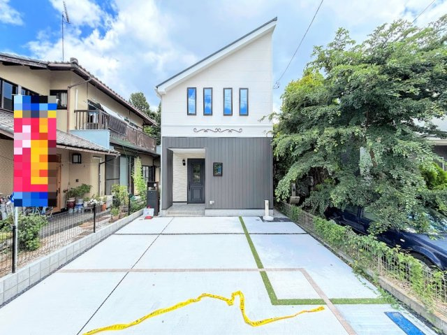 泉区岡津町　新築戸建ての外観|◆一戸建てを中心とした街並みが整然と続き、周辺は高い建物が建っていないので、緑の多い閑静な趣を感じる環境です。街並みや周辺環境も重要なポイントです！！
