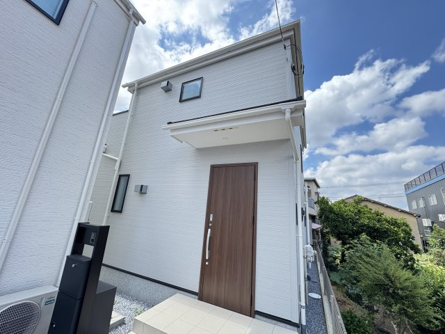 三郷市彦沢１丁目新築戸建の外観|1号棟外観・完成済み内覧可能です！