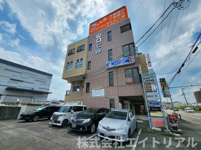 山口ビルの外観