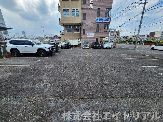 山口ビルの駐車場