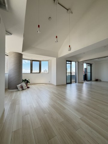 コスモシティ三宮東の居間・リビング