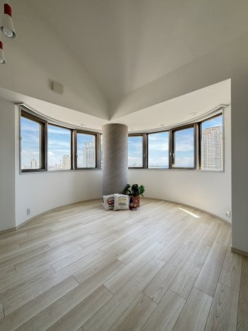 コスモシティ三宮東の居間・リビング