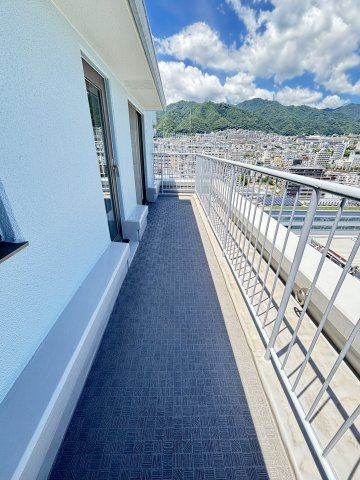 コスモシティ三宮東のバルコニー