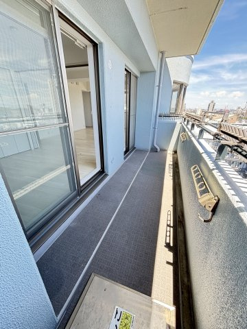 コスモシティ三宮東のバルコニー