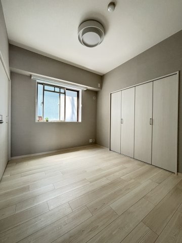 コスモシティ三宮東の洋室