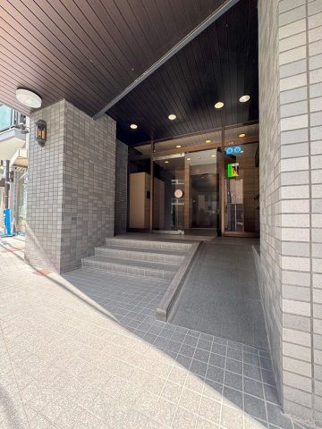 ハイツ赤坂のエントランス