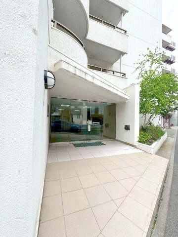 宮本ファミリーマンションのエントランス|共用部エントランス
