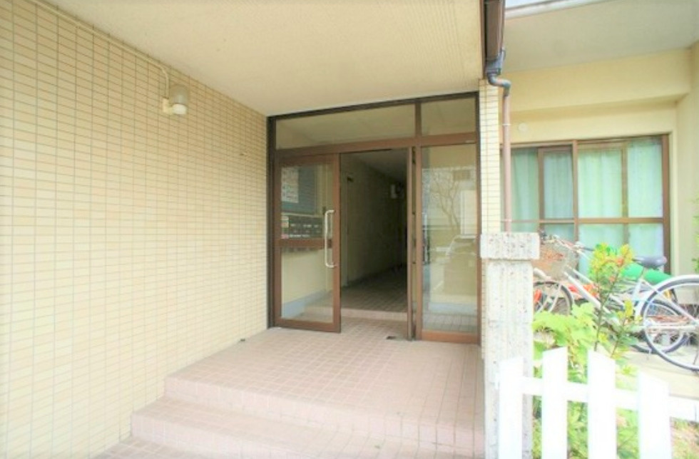 東櫛原35ビルのエントランス|ゆとりのあるエントランスです