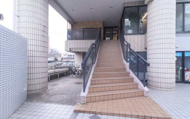 ダイナコート久留米駅前のエントランス