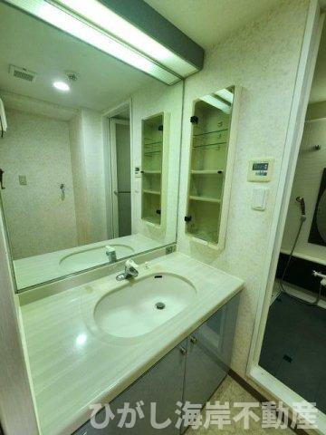 ライオンズタワー片瀬江ノ島の独立洗面台|洗面化粧台