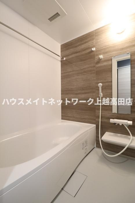 ルノンⅡの浴室|追焚機能付