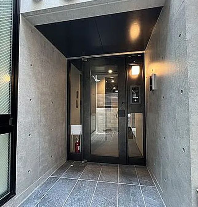 ルミークアン桜新町ノースのエントランス