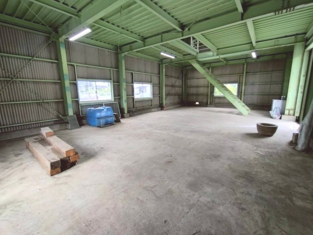 大岩町貸倉庫の内装