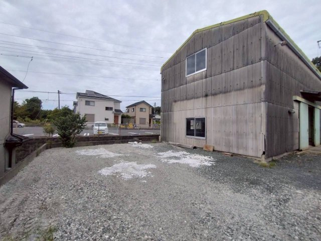 大岩町貸倉庫の駐車場