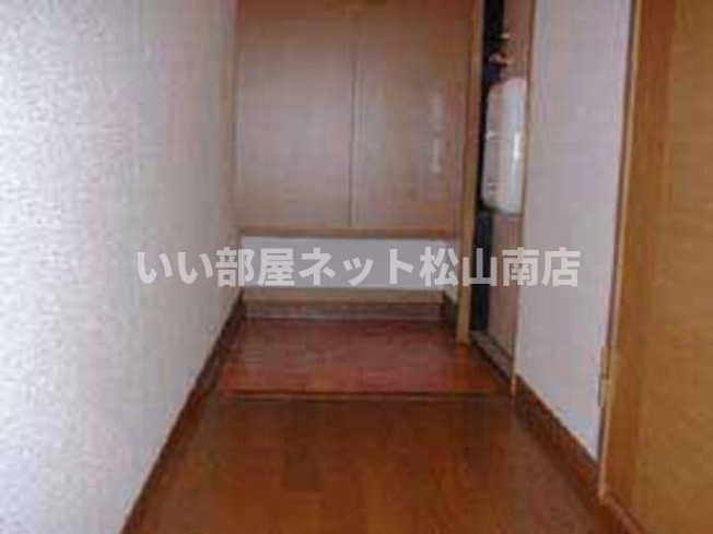 【玄関】 | ヴィラージュ・９５　B棟