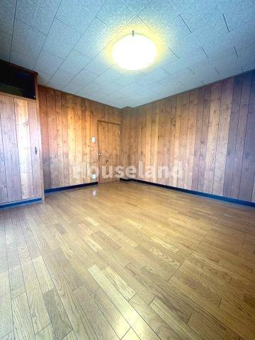 次郎丸戸建の洋室