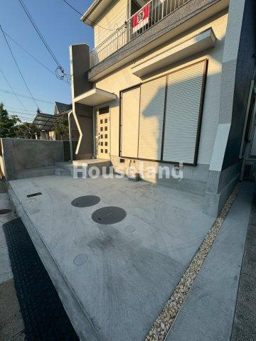 次郎丸戸建の駐車場