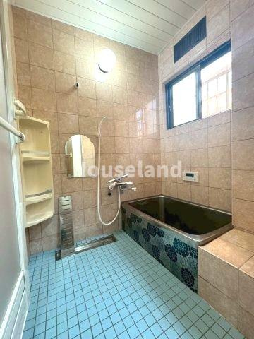 次郎丸戸建の浴室