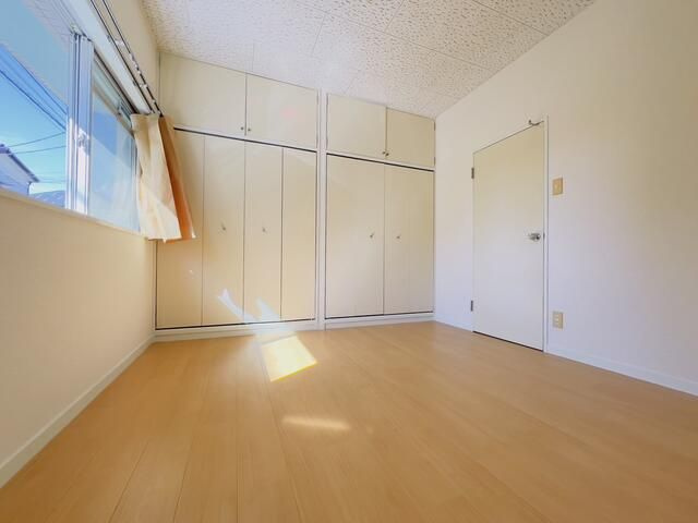 コートトライアングルの洋室