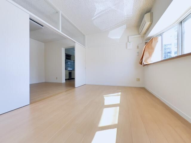 コートトライアングルの洋室