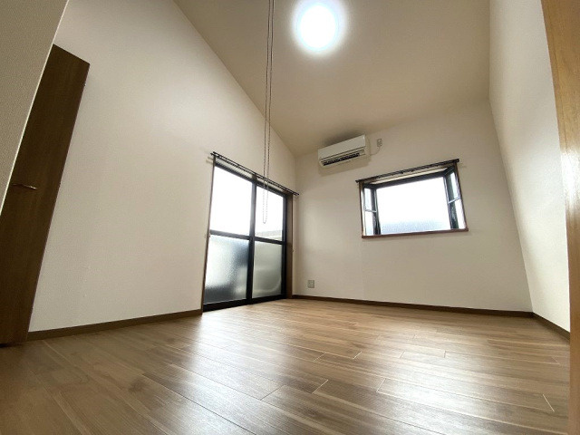 ベアトリーチェ城南の居間・リビング