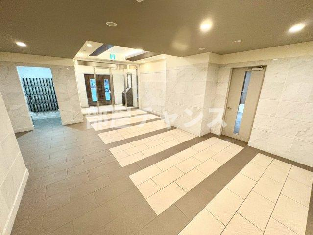 プレサンス桜通グレイスのロビー