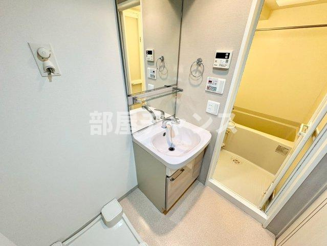 プレサンス桜通グレイスの独立洗面台