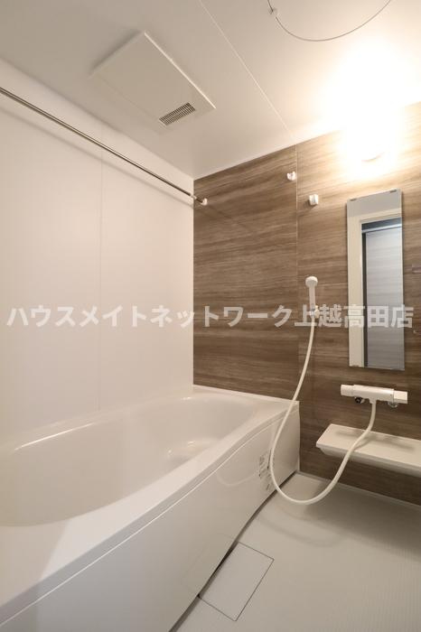 ルノンⅡの浴室|追焚機能付
