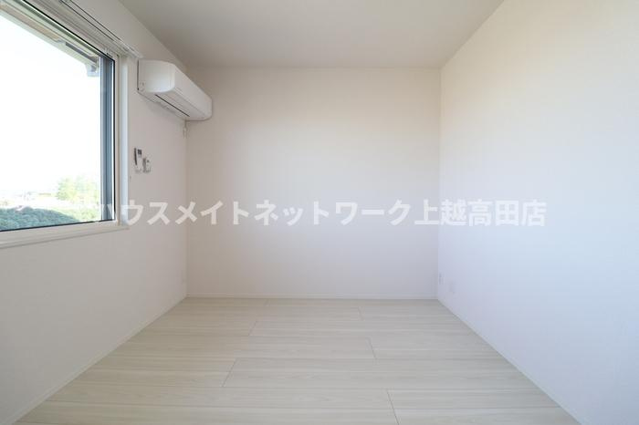 ルノンⅡの寝室|洋室
