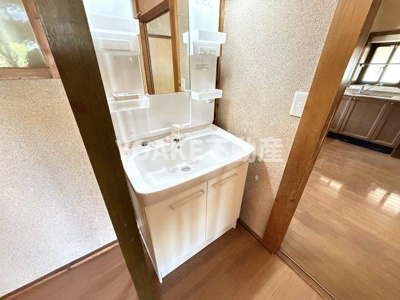 【洗面所】 | 駐車場2台付平屋