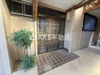 【エントランス】 | 駐車場2台付平屋