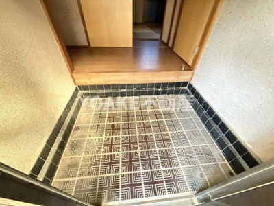 【玄関】 | 駐車場2台付平屋