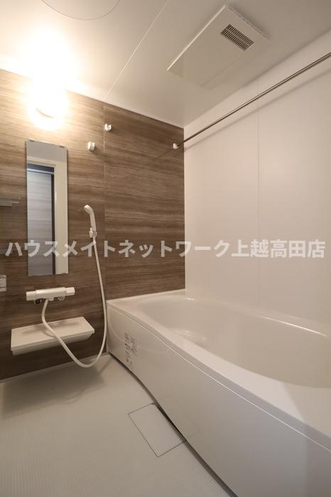 ルノンⅡの浴室|追焚機能付