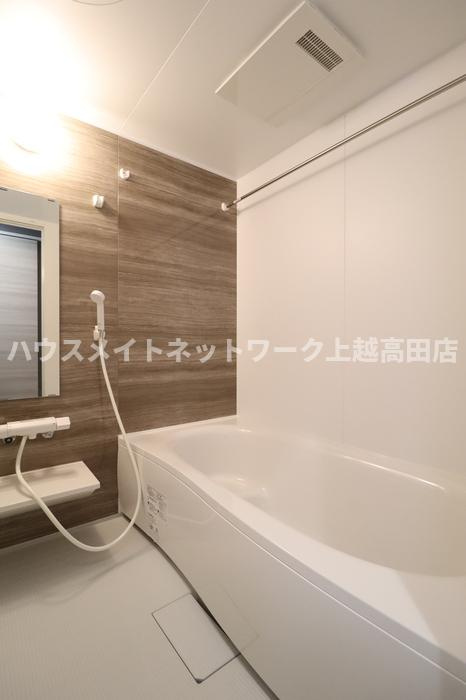 ルノンⅡの浴室|追焚機能付
