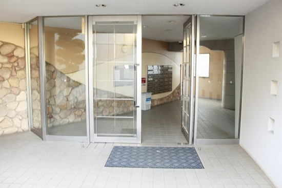 ルネス・アレイゼのエントランス