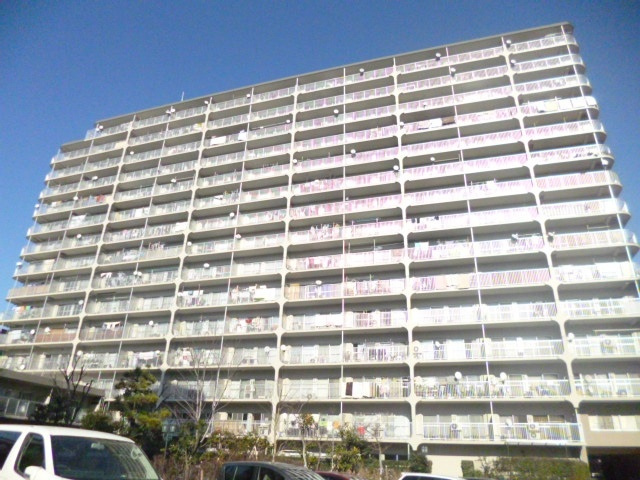 汐浜サンハイツの外観