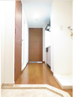 【玄関】 | ガーラ・シティ蒲田南 | 明るい玄関です。