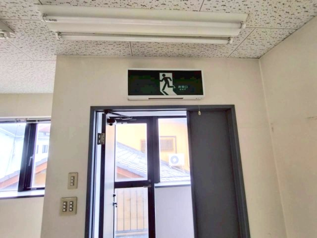 大岩町貸事務所の内装